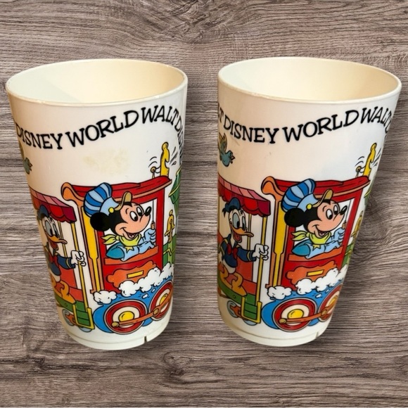 Vintage Disney Plastic Cups - Made in USA by deka - Picture 2 of 10